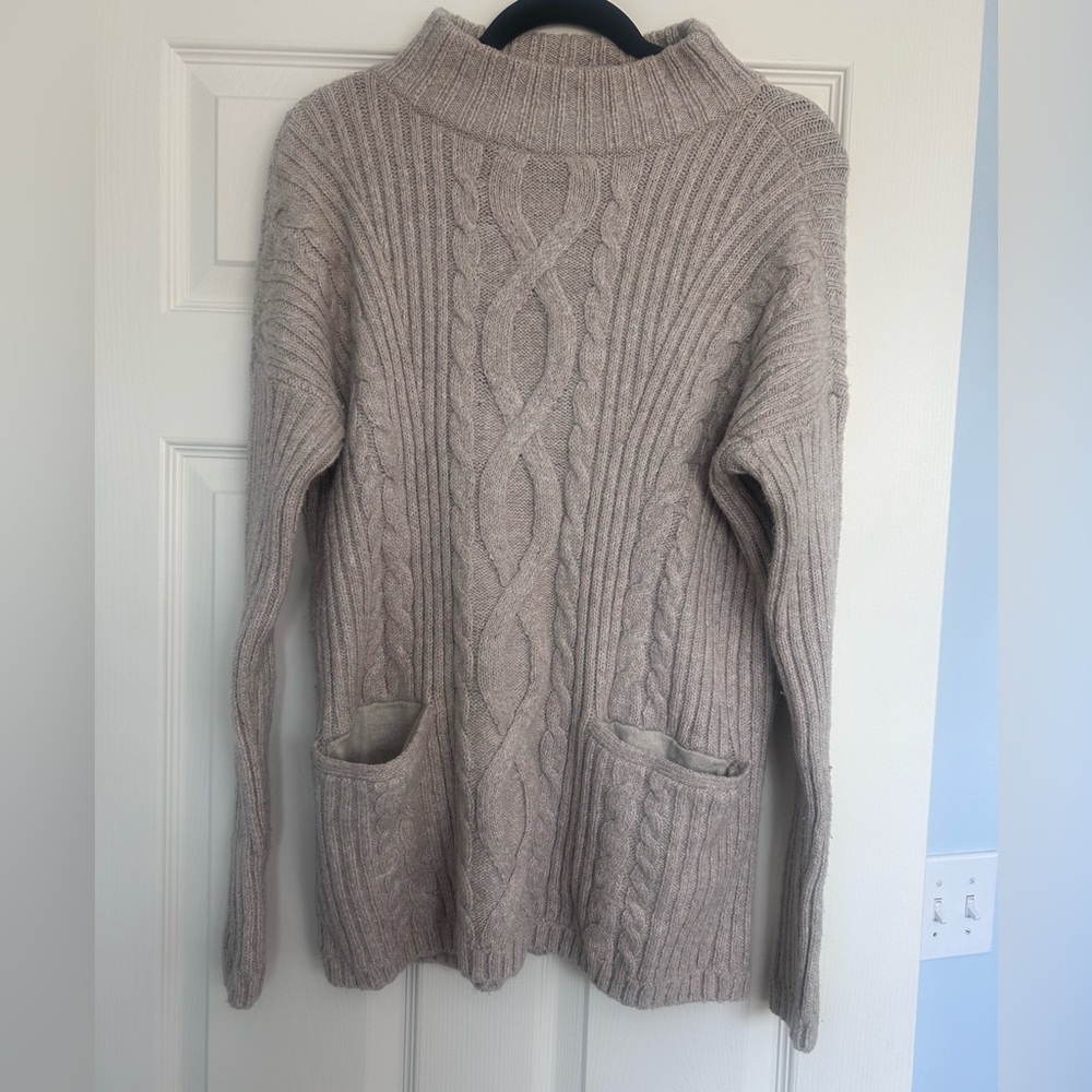 Abercrombie & Fitch Taupe Cable Knit Pocket Cardigan Sweater